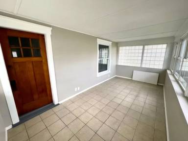 Main picture of 9 W Market St