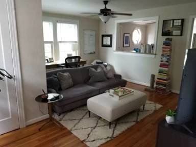 Main picture of 210 E Vanderbilt St