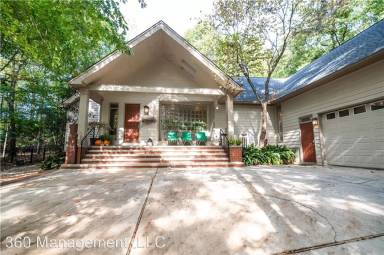 Main picture of 684 Highland Rd