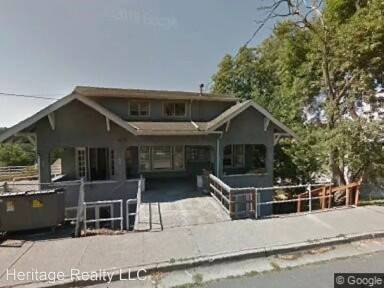 Main picture of 625 NE Oak St