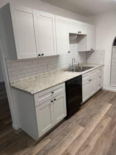 Main picture of 652 Sue Ann Ln