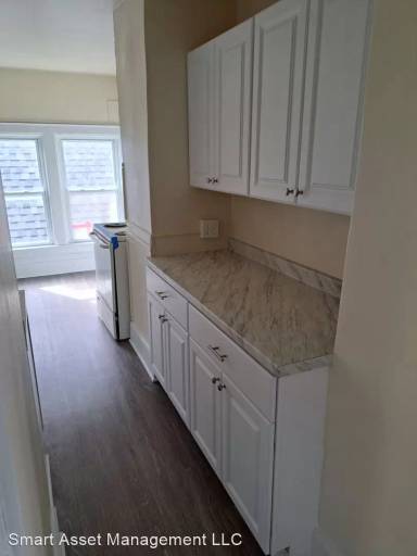 Main picture of 3231 W Michigan St