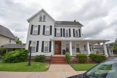 Main picture of 109 W Church St