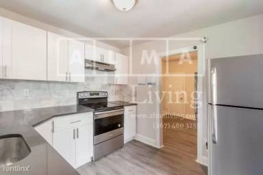 Main picture of 270 E Sharpnack St