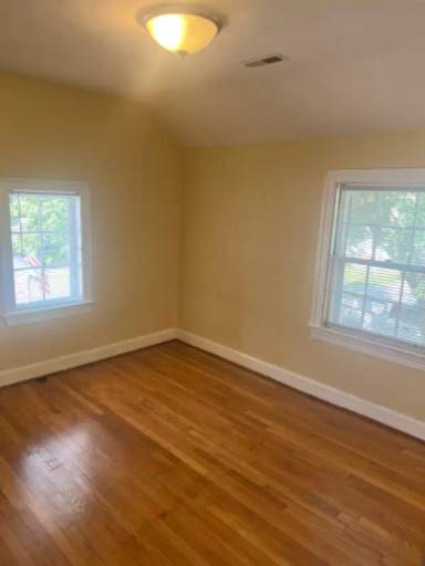 Main picture of 34 Woodfin Rd
