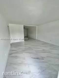 Main picture of 4265 SW 51st St