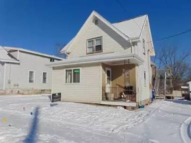 Main picture of 112 E Tobacnoir St