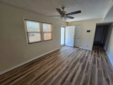 Main picture of 917 Johnson St