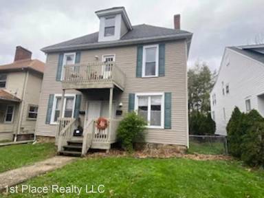 Main picture of 42 W Lakeview Ave
