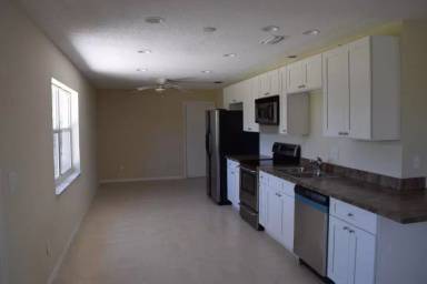 Main picture of 1657 SE Floresta Dr