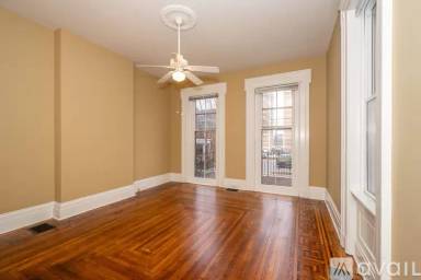 Main picture of 111 W 5th St