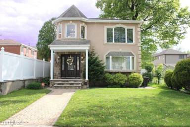 Main picture of 506 Jefferson Blvd
