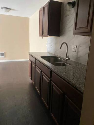 Main picture of 4872 Creekview Rd