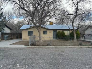 Main picture of 1124 N Kathy Lynn St