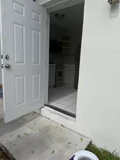 Main picture of 25 NW 48th Pl