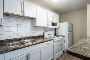 Main picture of 2512 N Rockton Ave