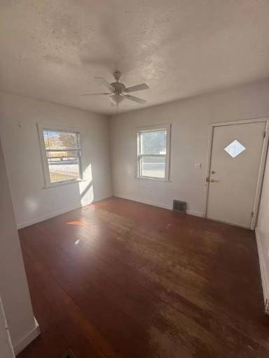Main picture of 18 Frontier St