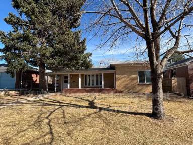 Main picture of 750 S Canosa Ct