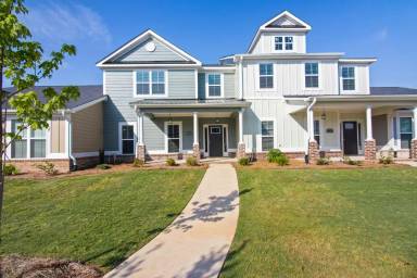 Main picture of 3021 Stanhope Dr