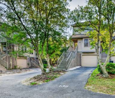 Main picture of 138 River Breeze Dr