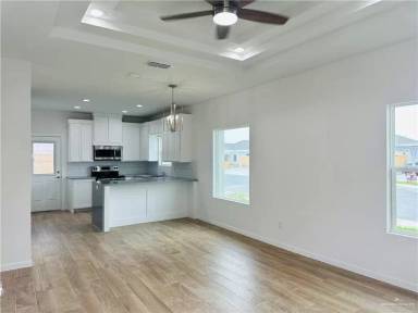 Main picture of 1013 N Clarence Ave