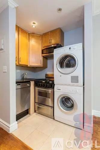 Main picture of 212 E 26th St