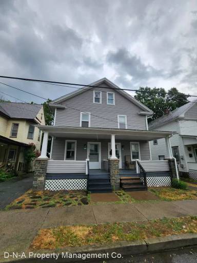 Main picture of 182 Grove St