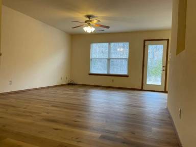 Main picture of 128 Valley Way