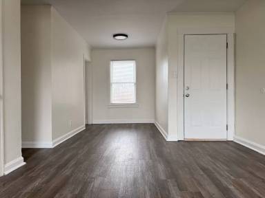 Main picture of 1510 SE Riverside Dr