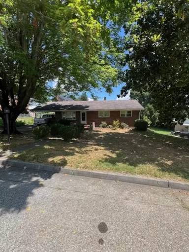 Main picture of 803 Dundee Dr