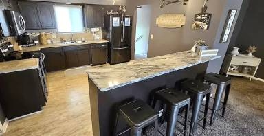 Main picture of 6946 Burt St