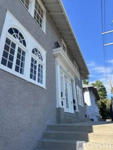 Main picture of 1030 Short St