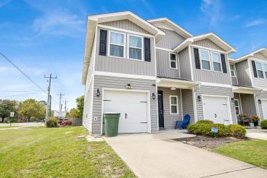 Main picture of 6001 Royal Port Ct