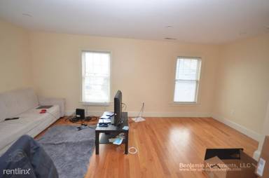 Main picture of 23 Higgins St