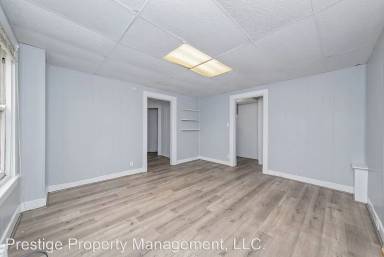 Main picture of 2409 W Clifton Ave