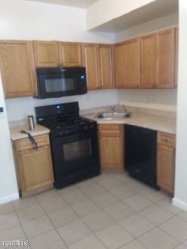 Main picture of 1031 Charles St