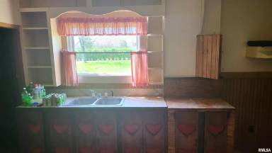 Main picture of 272 S Shannon Ave