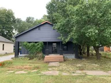 Main picture of 327 E 16th St