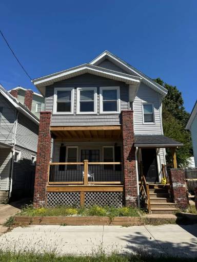 Main picture of 225 Liberty St