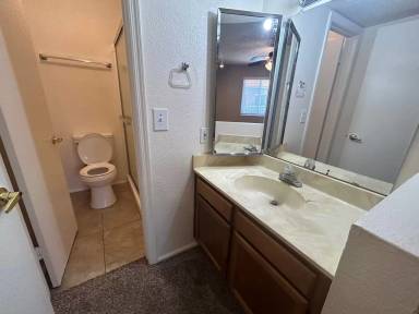 Main picture of Woodglen Square