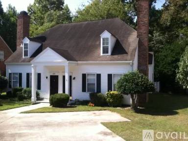 Main picture of 825 Hulon Ln