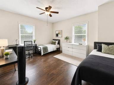 Main picture of 1380 W 30th St