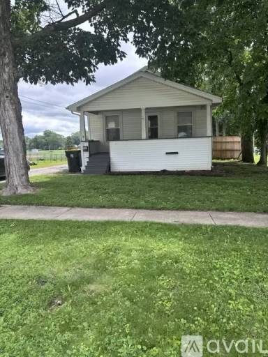 Main picture of 404 S Oak St
