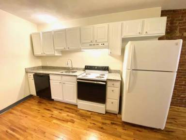 Main picture of 838 Huntington Ave
