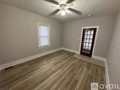 Main picture of 85 Oak St
