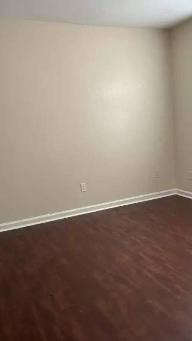 Main picture of 2216 Glasgow Dr