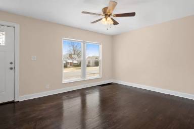 Main picture of 9425 Brenda Ave