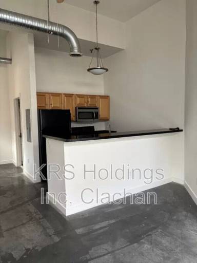 Main picture of 302 Goshen St