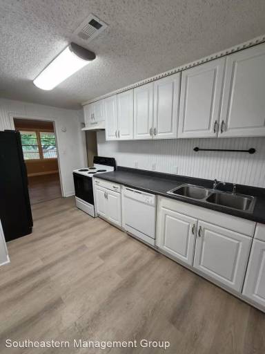 Main picture of 1683 Pinckney Park Dr