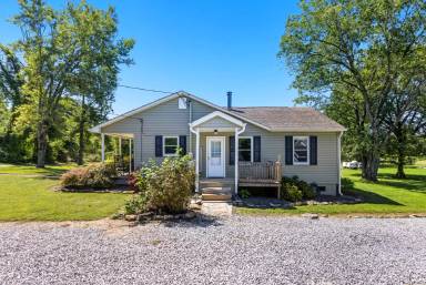Main picture of 123 Memorial Dr